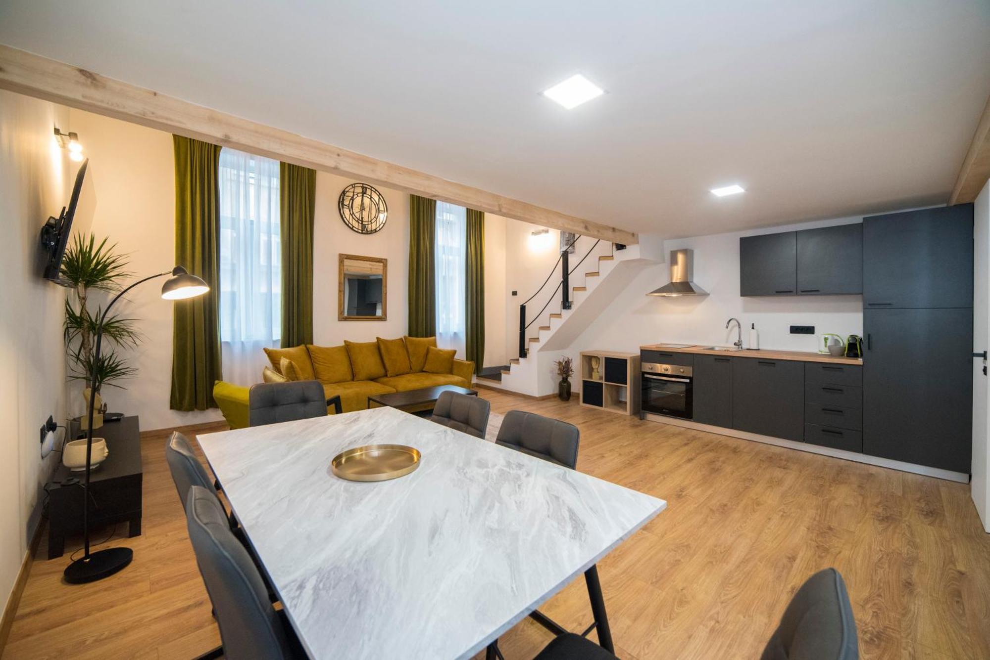 Apartment Center F6