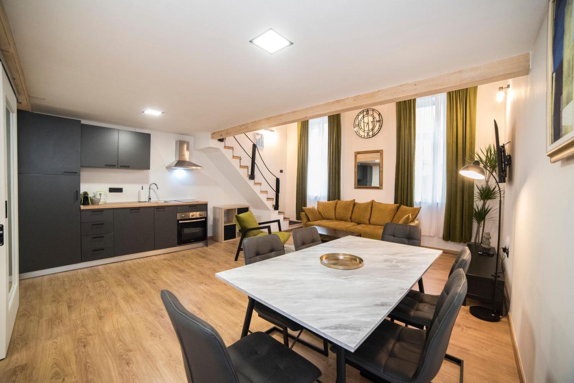 Apartment Center F6 *